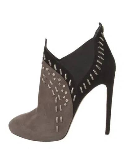 Pre-owned Alaïa Suede Studded Accents Pumps In Black