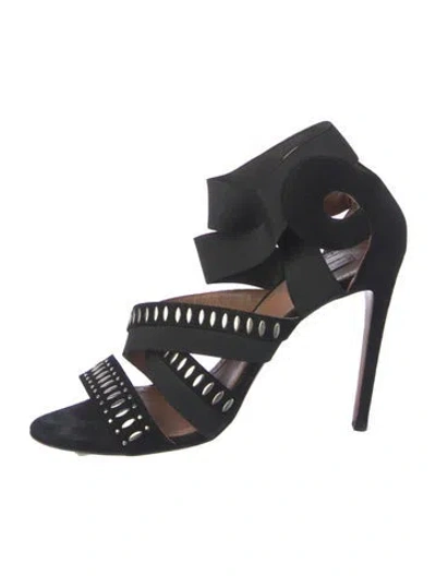 Pre-owned Alaïa Suede Studded Accents Pumps In Black
