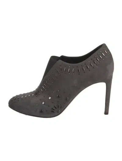 Pre-owned Alaïa Suede Studded Accents Pumps In Gray