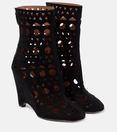 Alaïa Vienne Suede Wedge Ankle Boots In Black