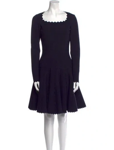 Pre-owned Alaïa Virgin Wool Knee-length Dress In Burgundy