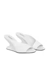 Alaïa Curve 75 Patent Leather Wedges In Blanc Optique