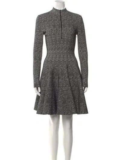 Pre-owned Alaïa Wool Knee-length Dress In Black