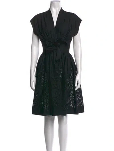 Pre-owned Alaïa Wool Knee-length Dress In Black