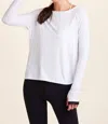 Alala Fractal Raglan Tee In White With Black In Multi