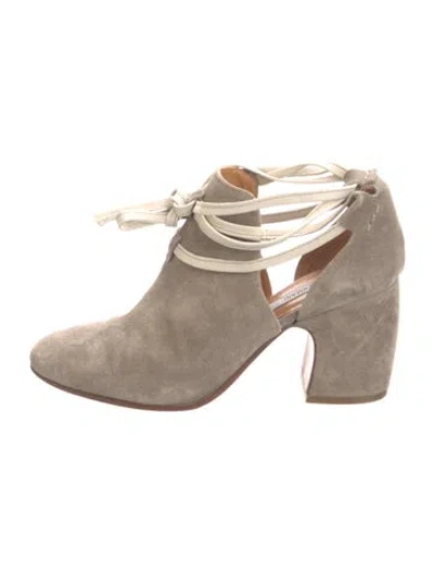 Pre-owned Alberto Fermani Suede Pumps In Grey