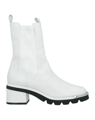 Aldo Castagna Woman Ankle Boots White Size 9 Calfskin