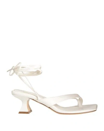 Aldo Castagna Woman Thong Sandal White Size 9 Leather