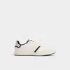 Aldo Freekick In White In White
