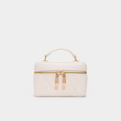 Aldo Kallinaa In White