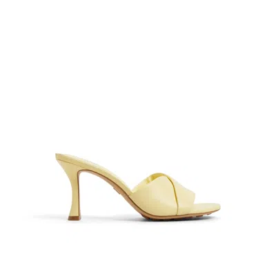 Aldo Lyhanna In Yellow