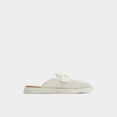 Aldo Myrelia In White
