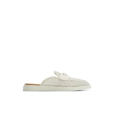 Aldo Myrelia In White