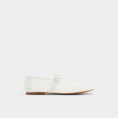 Aldo Quincey In White