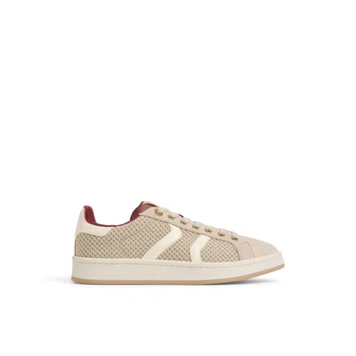 Aldo Retrokicks In Neutral