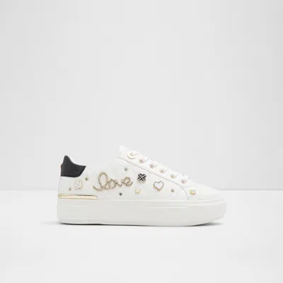 Aldo Visuetti In White