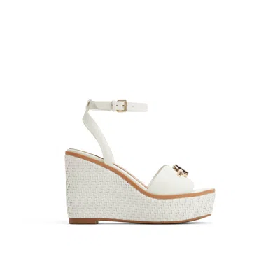 Aldo Ybylin In White