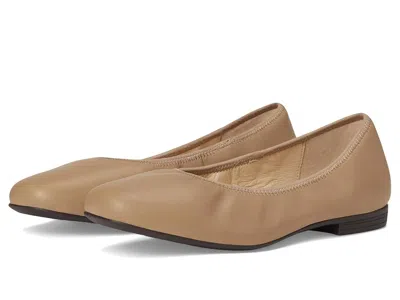 Alegria Arielle In Neutral