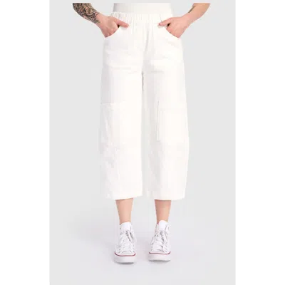 Alembika Twill Palma Capri Pants In White