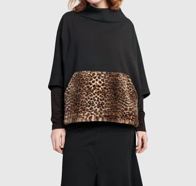 Alembika Urban Muff Pullover Top In Black