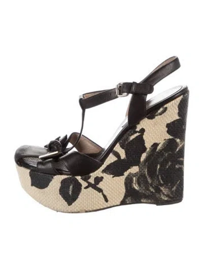 Pre-owned Alessandro Dell'acqua Leather Floral Print T-strap Pumps In Black