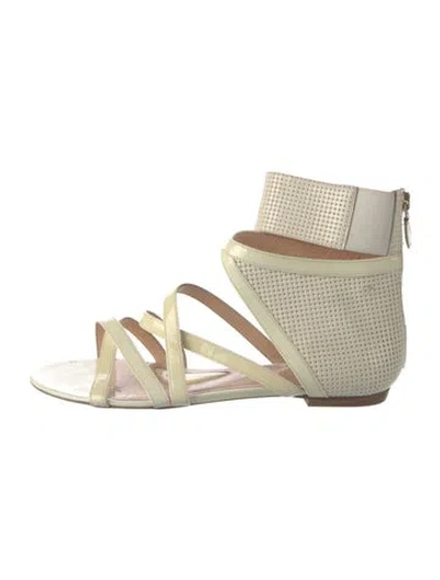 Pre-owned Alessandro Dell'acqua Leather Gladiator Sandals In Neutral