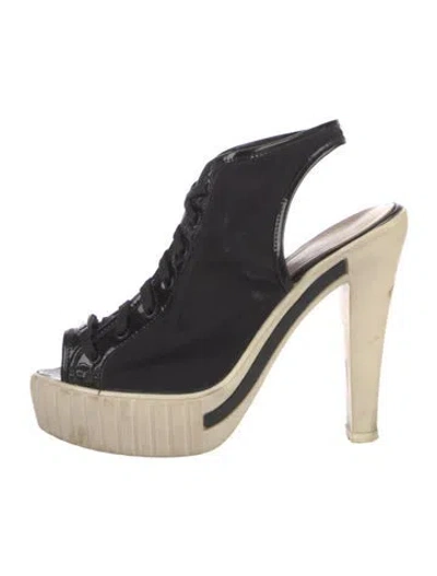 Pre-owned Alessandro Dell'acqua Leather Slingback Pumps In Neutral