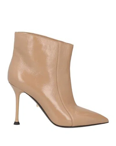 Alevì Milano Aleví Milano Woman Ankle Boots Sand Size 10 Soft Leather In Beige