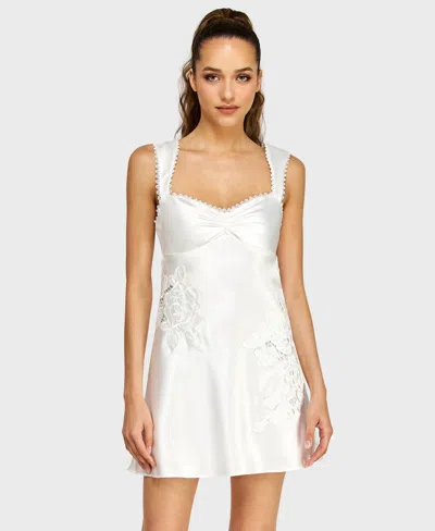 Alex & Sophia Juniors' Sweetheart Neck Short Dress In White