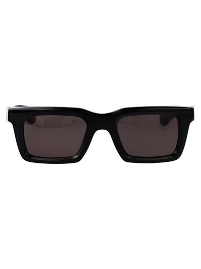 Alexander Mcqueen Alexander Mc Queen Squared Sunglasses Am0506 S 001 In Black