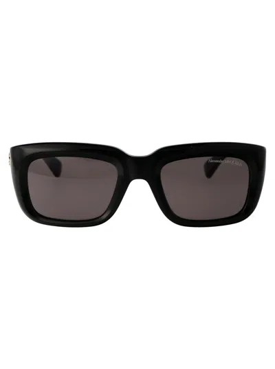 Alexander Mcqueen Alexander Mc Queen Sunglasses Am0431 S 001 In Black
