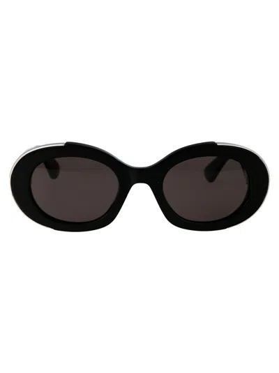 Alexander Mcqueen Alexander Mc Queen Sunglasses Am0445 S 001 In Black