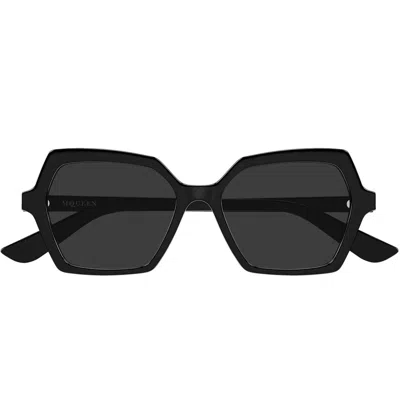 Alexander Mcqueen Alexander Mc Queen Sunglasses Am0537 S 001 Black/grey Woman In Purple