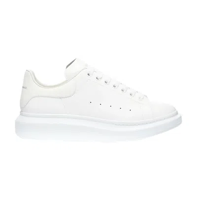 Pre-owned Alexander Mcqueen Oversized Sneaker 'glow In The Dark Heel' | White | Men's Size 4
