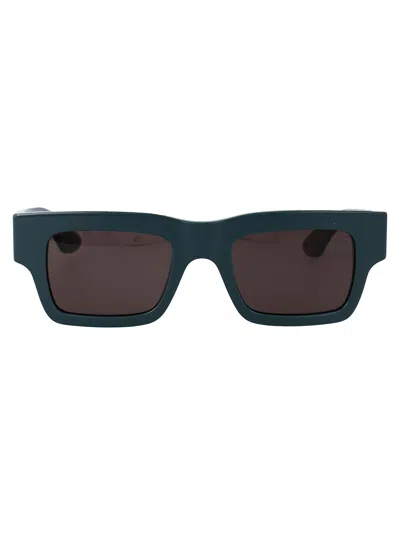 Alexander Mcqueen Am0508s Sunglasses In Gray