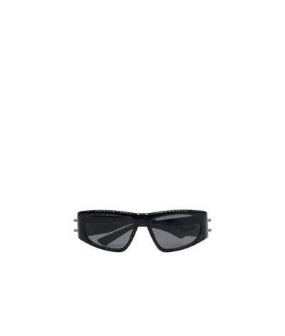 Alexander Mcqueen Arm Branding Sunglasses In Black