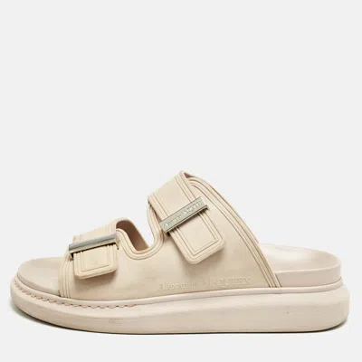 Pre-owned Alexander Mcqueen Beige Rubber Hybrid Slides Size 39 In Sand