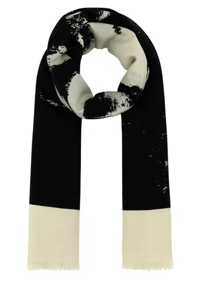 ALEXANDER MCQUEEN BLACK & WHITE SIGNATURE SCARF