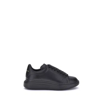 Alexander Mcqueen Men Black Oversize Sneakers With Logo Lettering On The Heel In Leather Man