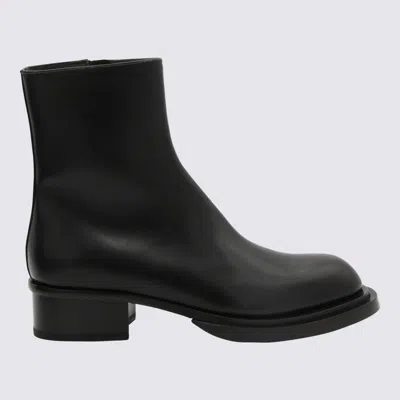 ALEXANDER MCQUEEN ALEXANDER MCQUEEN BLACK LEATHER BOOTS