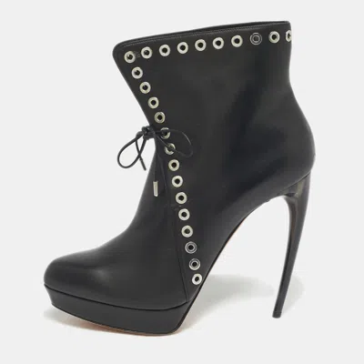Pre-owned Alexander Mcqueen Black Leather Eyelet Horn Heel Ankle Length Boots Size 40.5