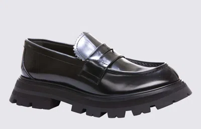 Alexander Mcqueen Glossed-leather Exaggerated-sole Loafers In Nero