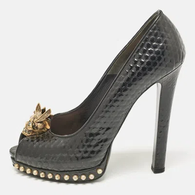 Pre-owned Alexander Mcqueen Black Patent Leather Skull Embellished Platform Pumps Size 41