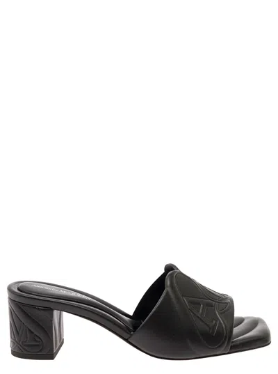 ALEXANDER MCQUEEN BLACK SLIP-ON SANDALS WITH EMBOSSED LOGO IN PADDED LEATHER WOMAN