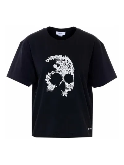 Alexander Mcqueen T-shirt Woman Mcqueen In Black