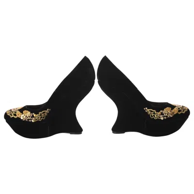 Pre-owned Alexander Mcqueen Black Velvet Embroidered Armadillo Curved Wedge Pumps Size 40