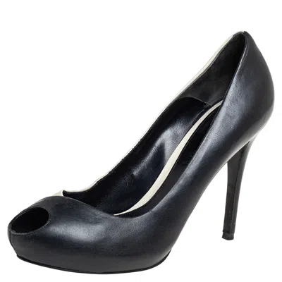 Pre-owned Alexander Mcqueen Black/white Leather Peep Toe Pumps Size 38.5