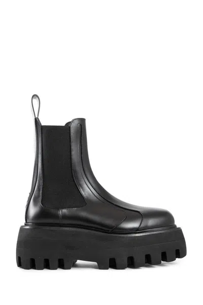Alexander Mcqueen Boots In Black