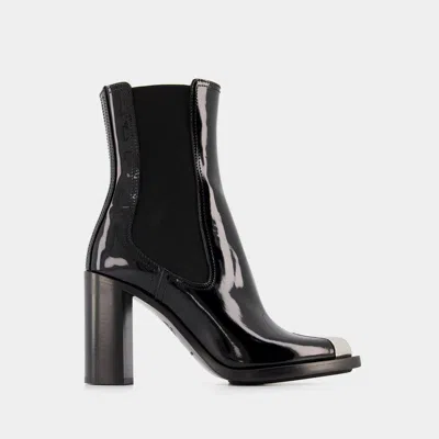 Alexander Mcqueen Boots In Black