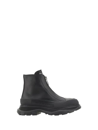 Alexander Mcqueen Logo Leather Ankle Boots In Black